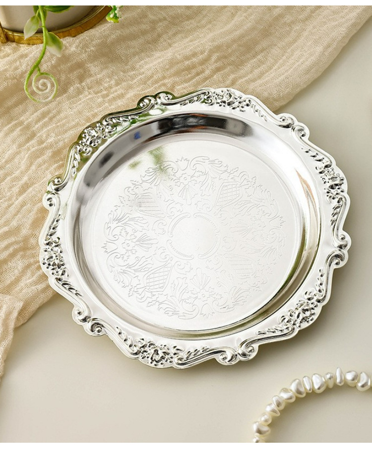 Vintage metalen geëmbosseerde  - Vintage Collectible Dishes recensie en prijs